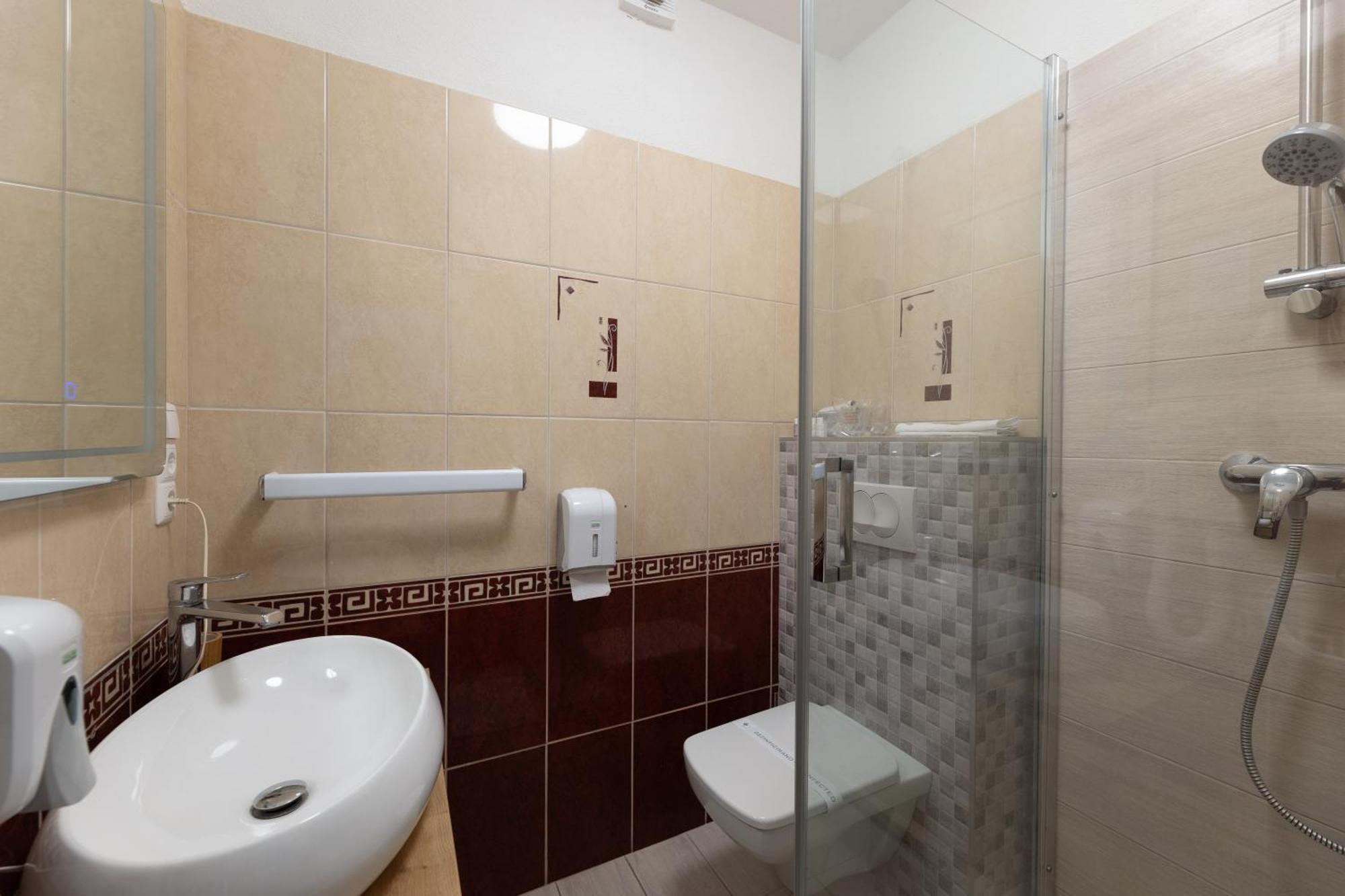 Villa Okruk-10 Meters Away From The Beach Okrug Gornji Exterior photo