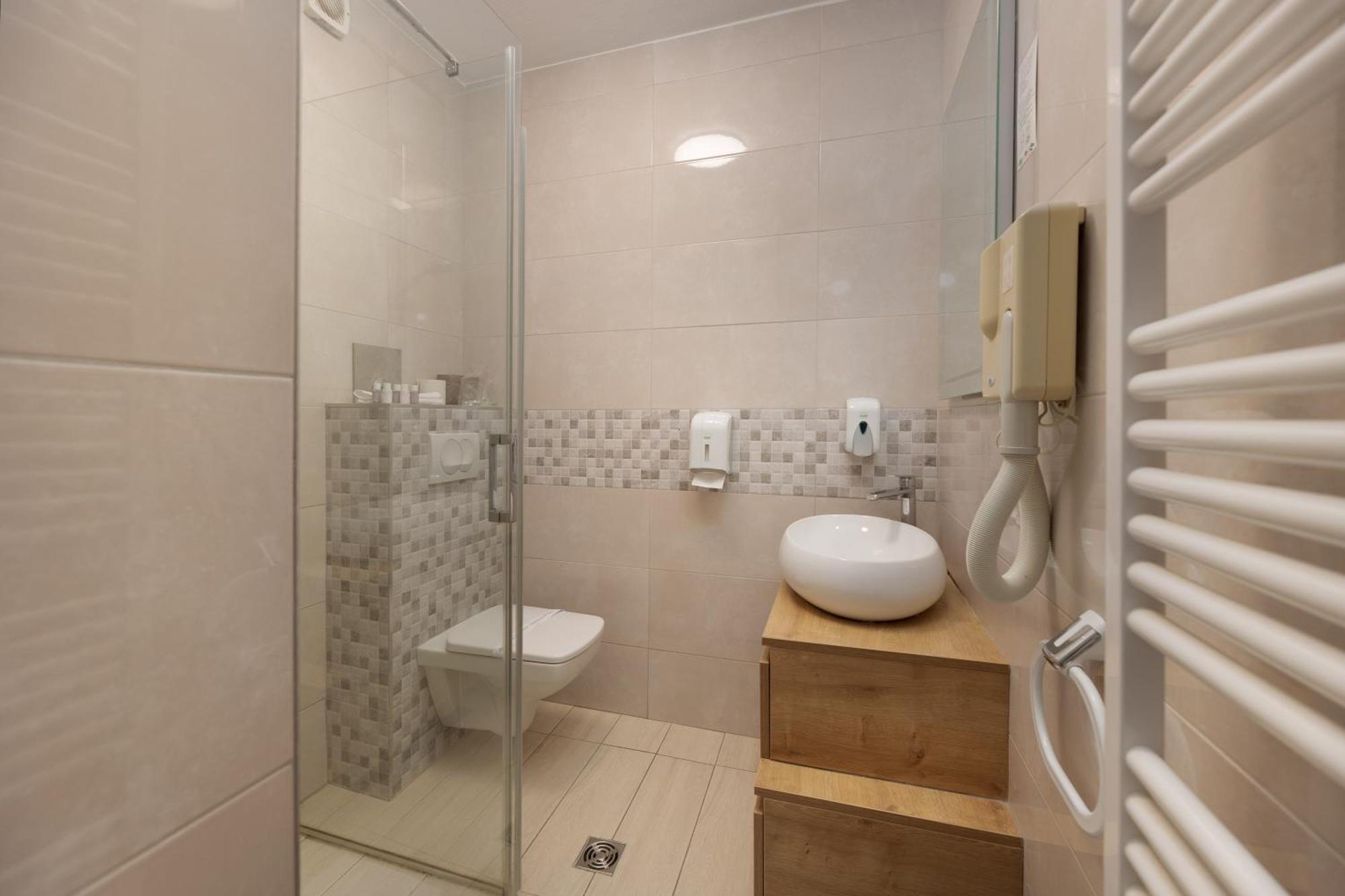 Villa Okruk-10 Meters Away From The Beach Okrug Gornji Exterior photo