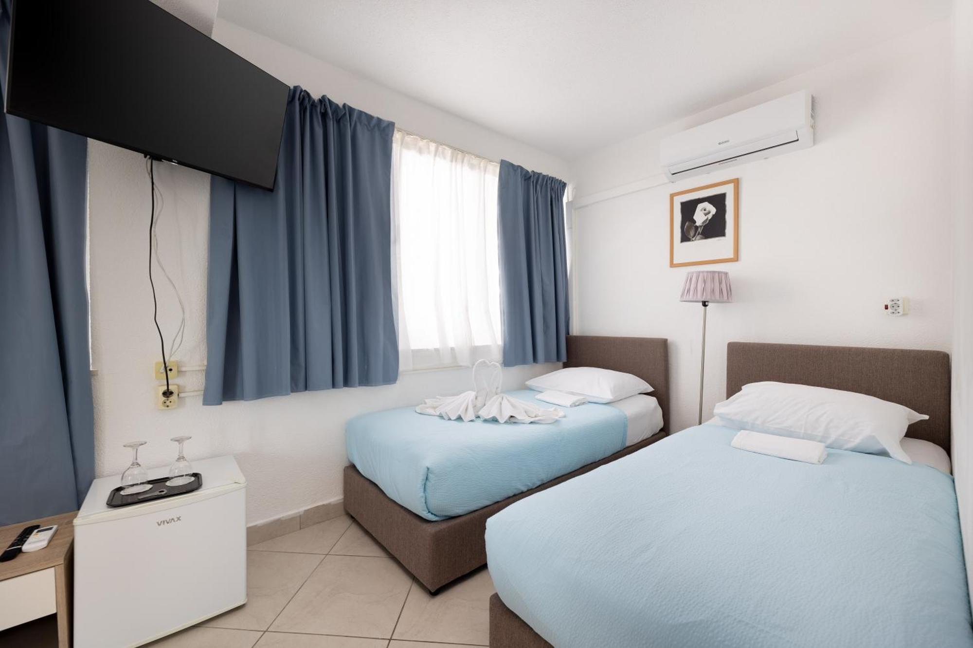Villa Okruk-10 Meters Away From The Beach Okrug Gornji Exterior photo