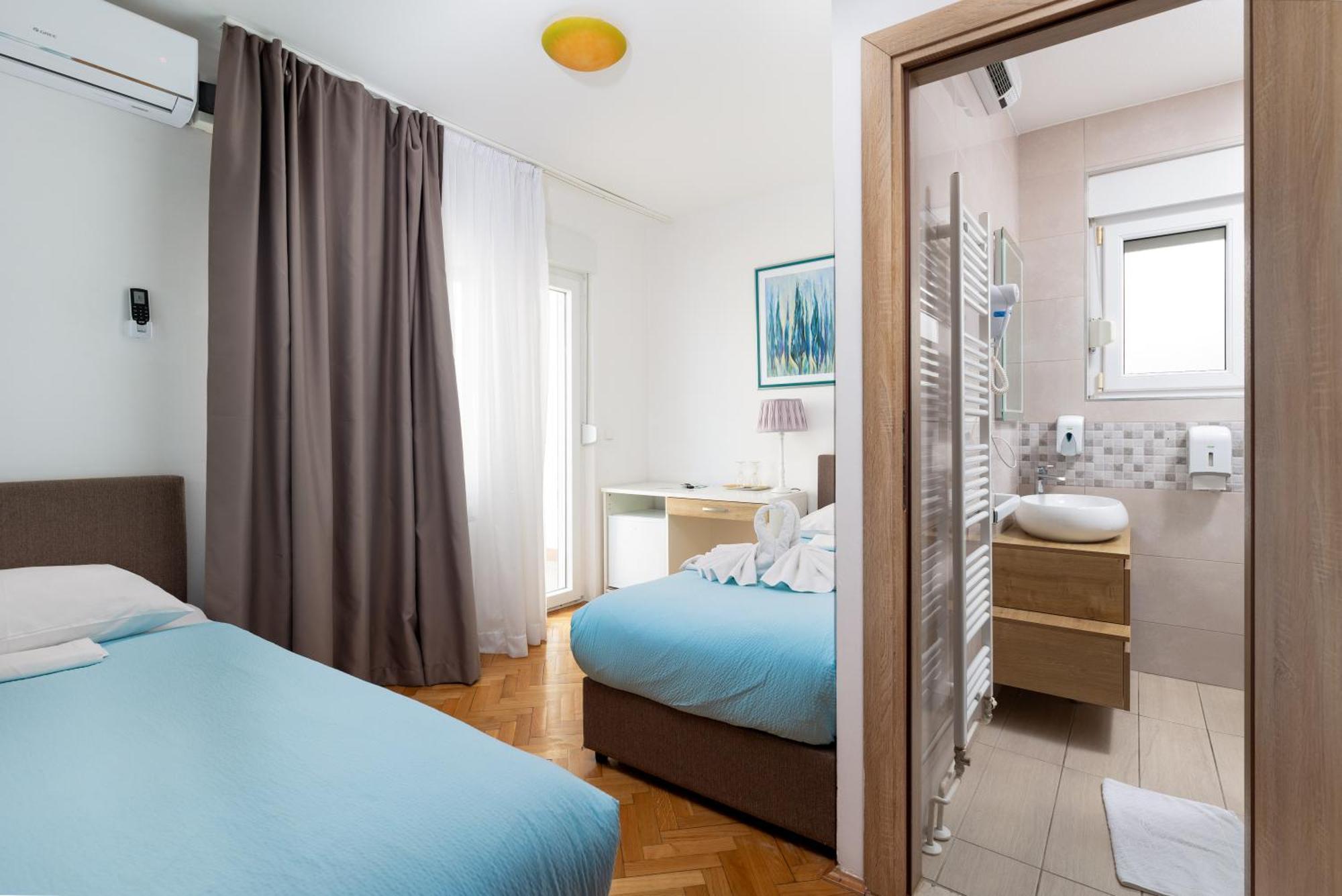 Villa Okruk-10 Meters Away From The Beach Okrug Gornji Exterior photo