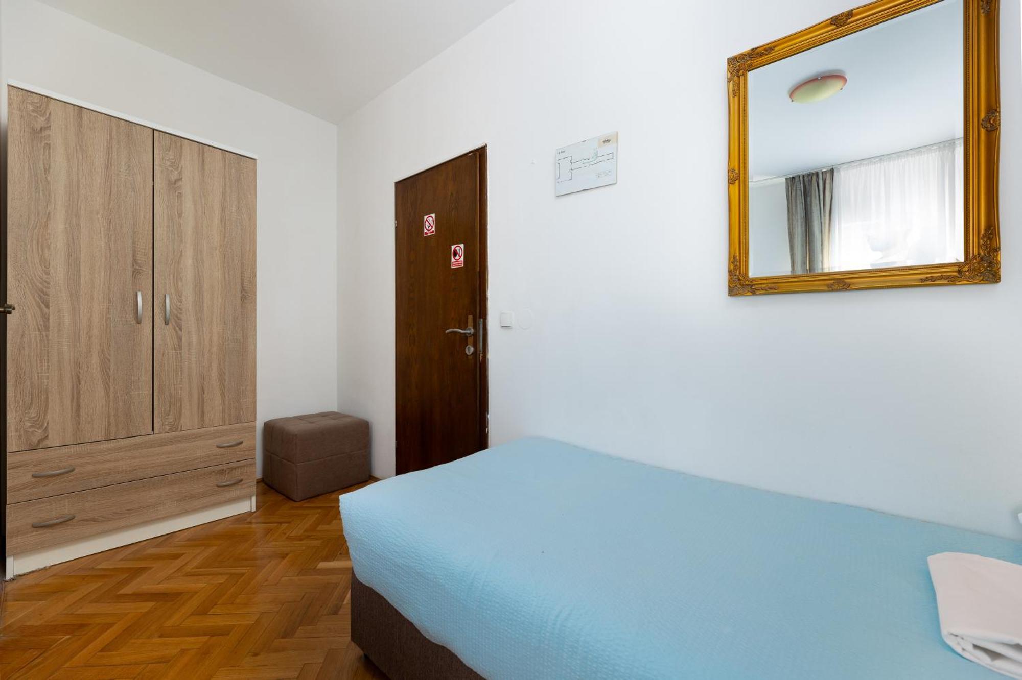 Villa Okruk-10 Meters Away From The Beach Okrug Gornji Exterior photo