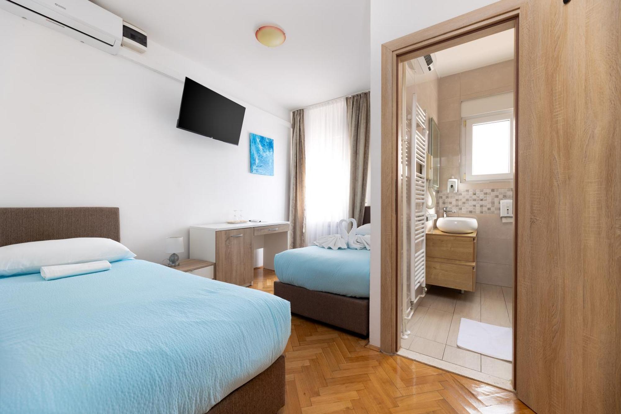 Villa Okruk-10 Meters Away From The Beach Okrug Gornji Exterior photo