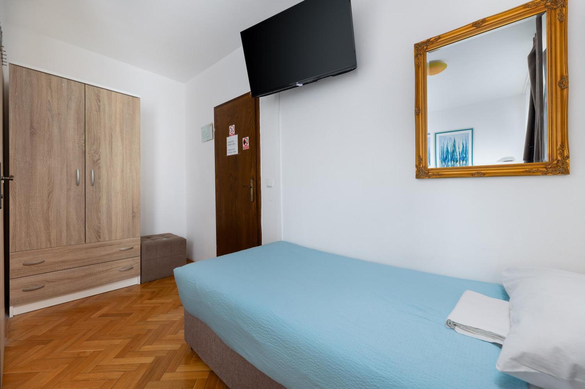 Villa Okruk-10 Meters Away From The Beach Okrug Gornji Exterior photo