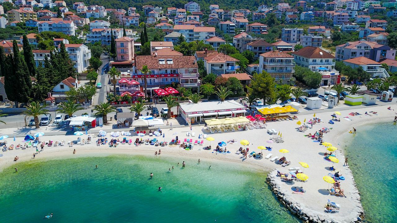Villa Okruk-10 Meters Away From The Beach Okrug Gornji Exterior photo