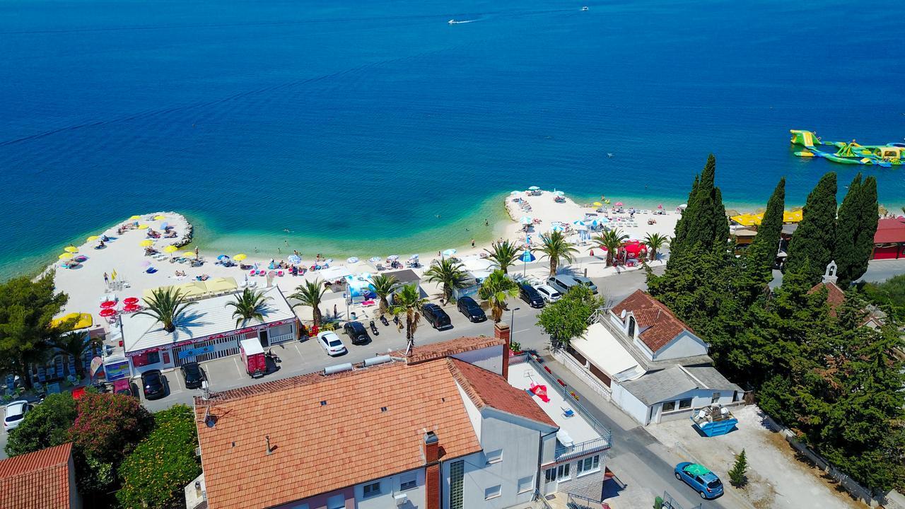 Villa Okruk-10 Meters Away From The Beach Okrug Gornji Exterior photo